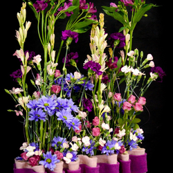 Flower arrangement with alstroemeria 2